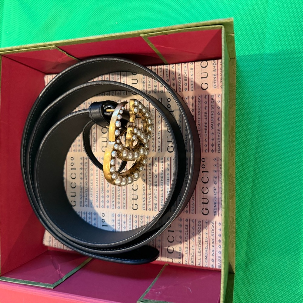 Gucci
Pearly GG Marmont Belt Leather Wide - Picture 7 of 8